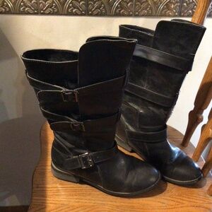 Black boots size 8